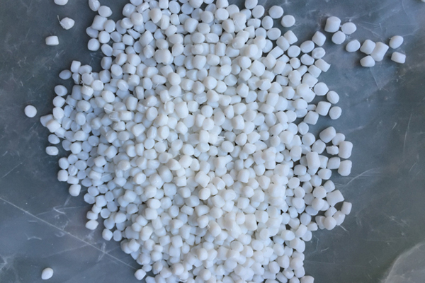 pe吹膜白色母料